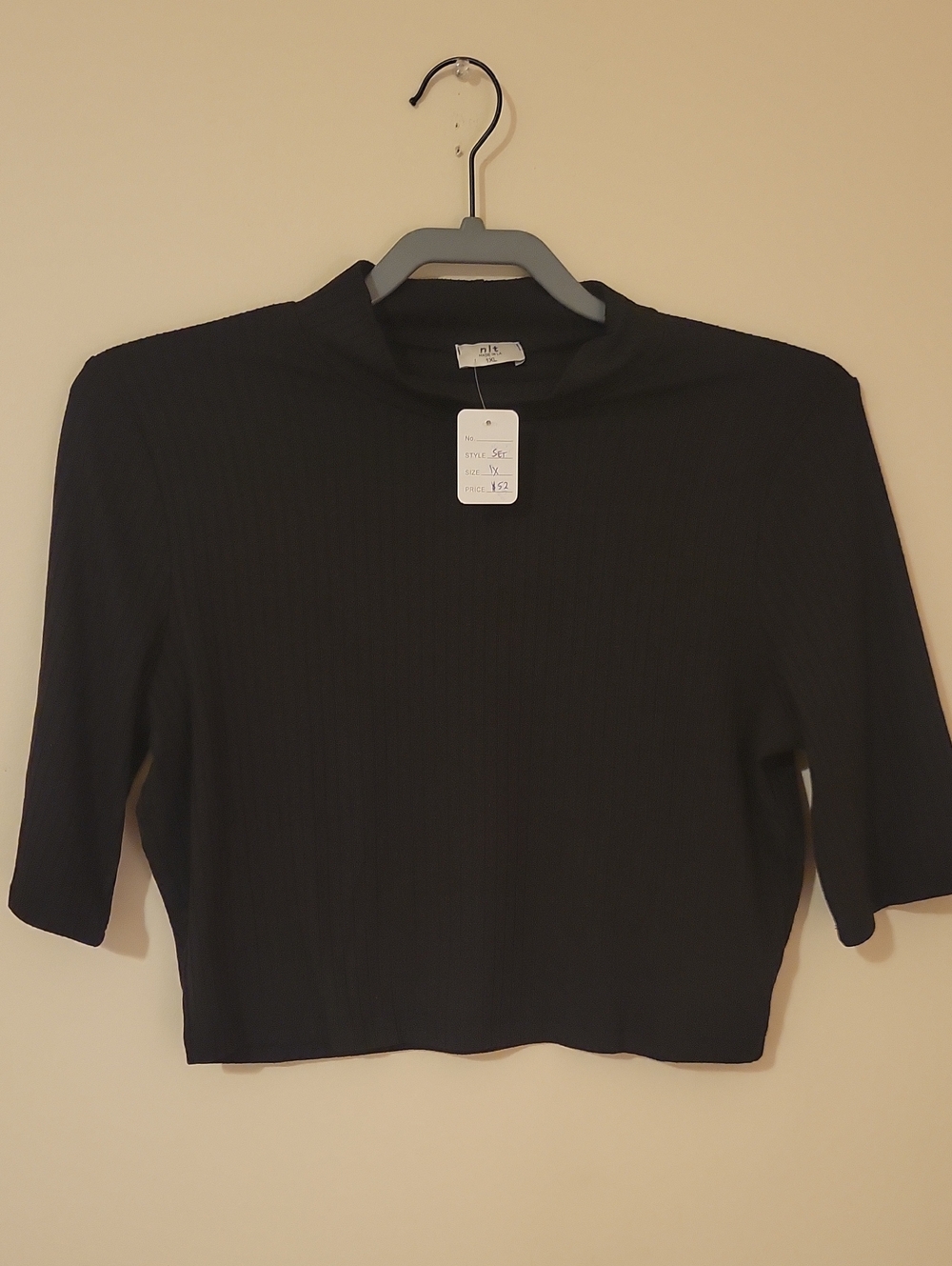 64G Nlt Ribbed Mock Neck Crop Top - Black